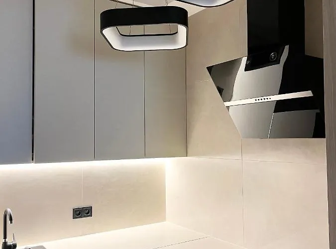 Bianco Premium Z Widokiem Na Ratusz Çestohova